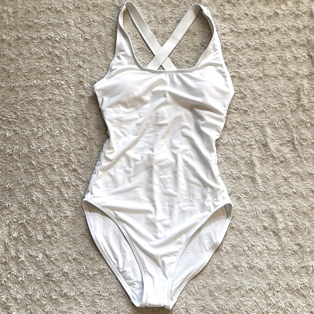 Andie Classic White One Piece Swimsuit - Picture 7 of 11